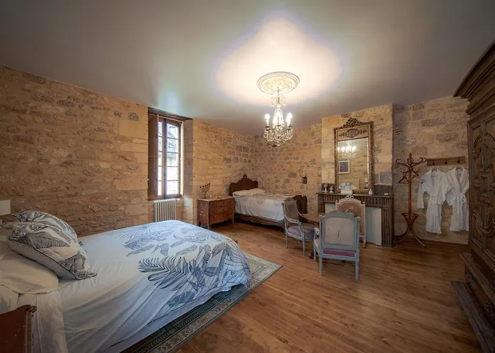 Les Petits Cousins Du Québec - D’hôtes à Alojamento de Acomodação e Pequeno-almoço Domme